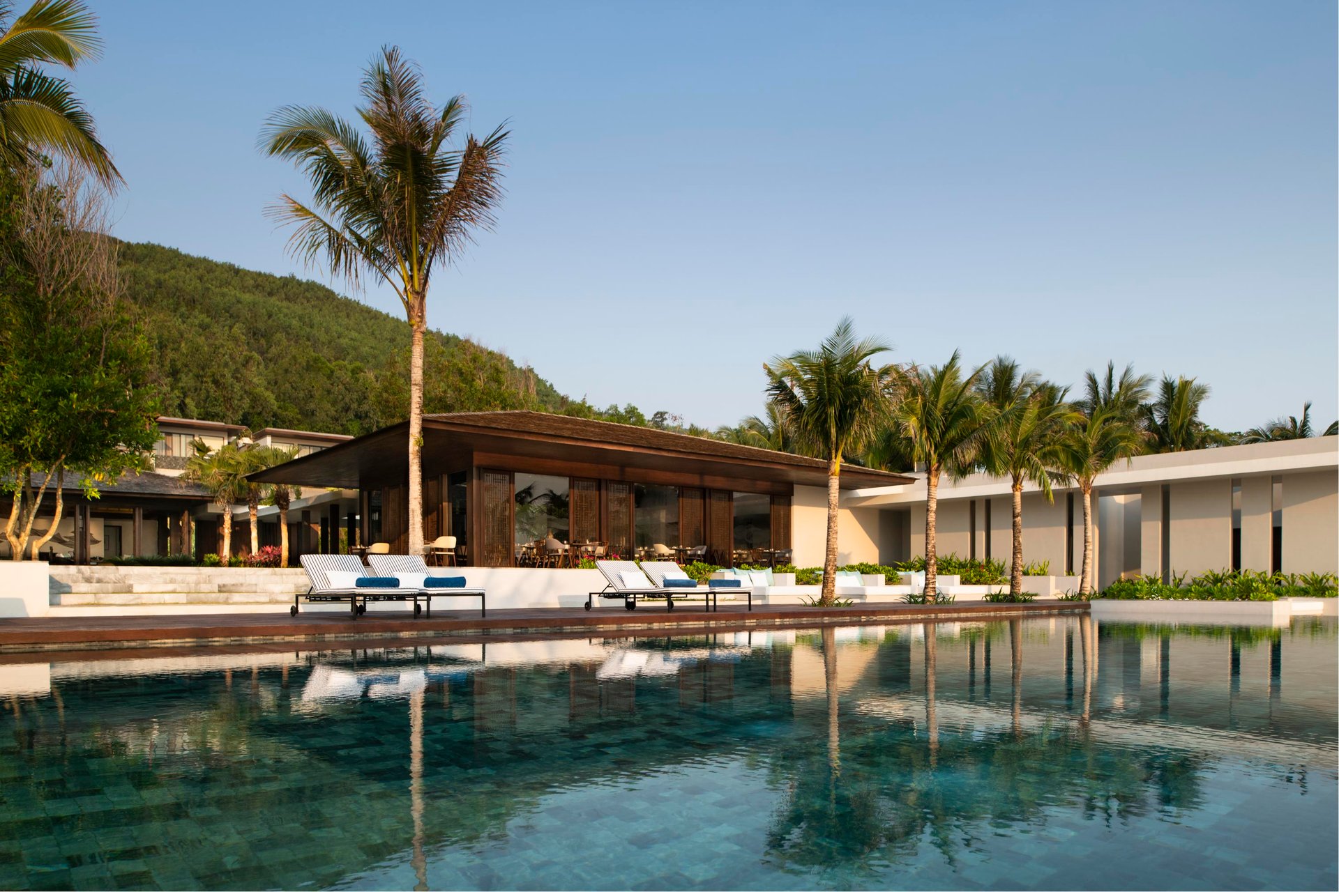 Anantara_Quy_Nhon_Villas_Pool_03-01.jpg
