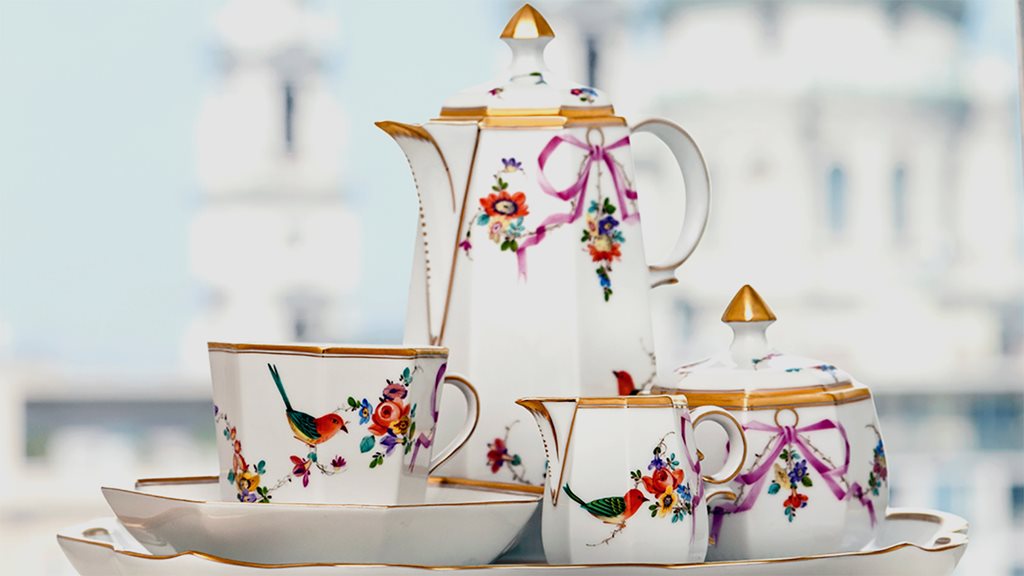 Art of Hungarian porcelain GHA DISCOVERY Loyalty GHA Loyalty Program