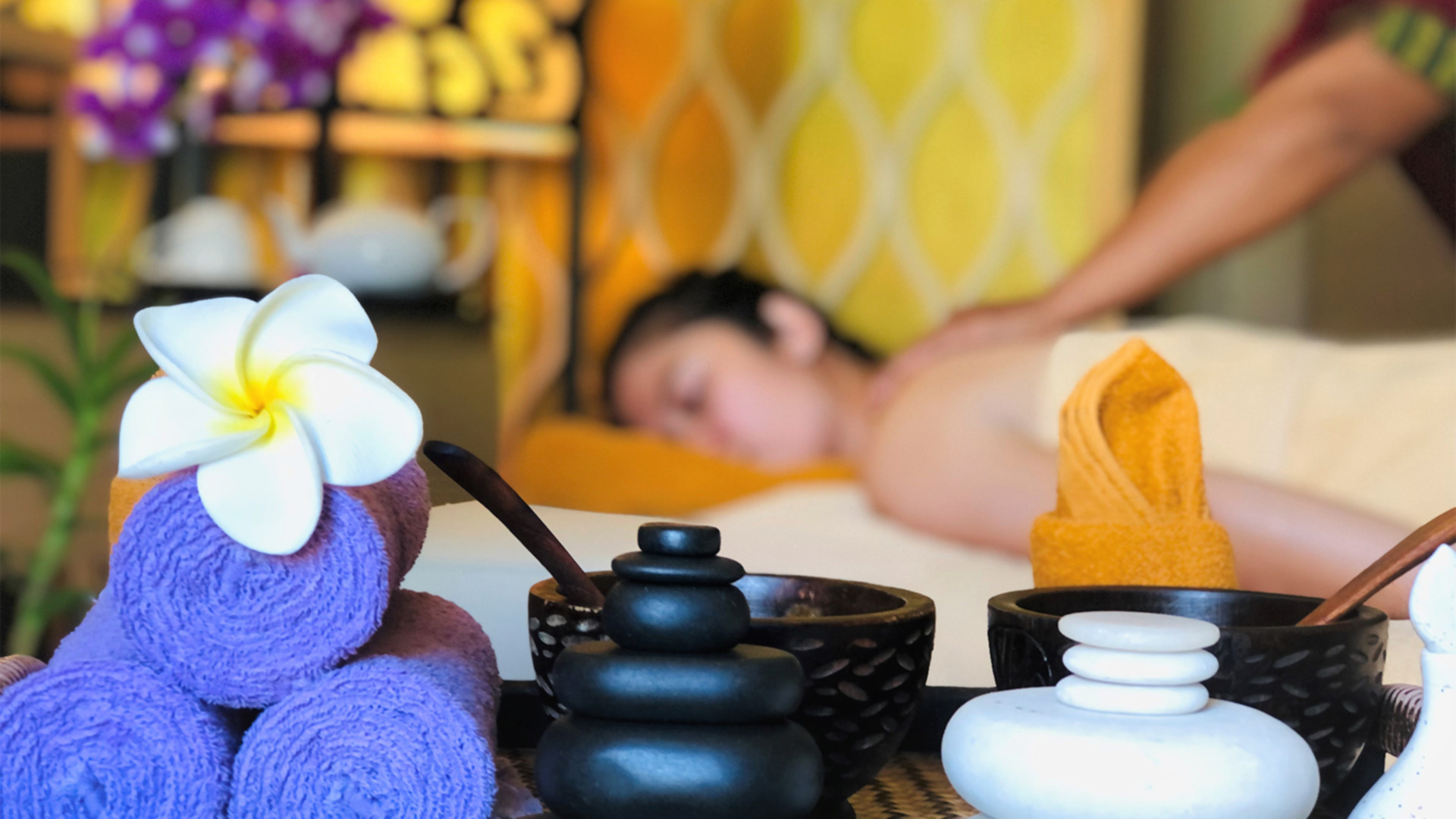 Aromatherapy Oil Massage at SPA - PARKROYAL Nay Pyi Taw