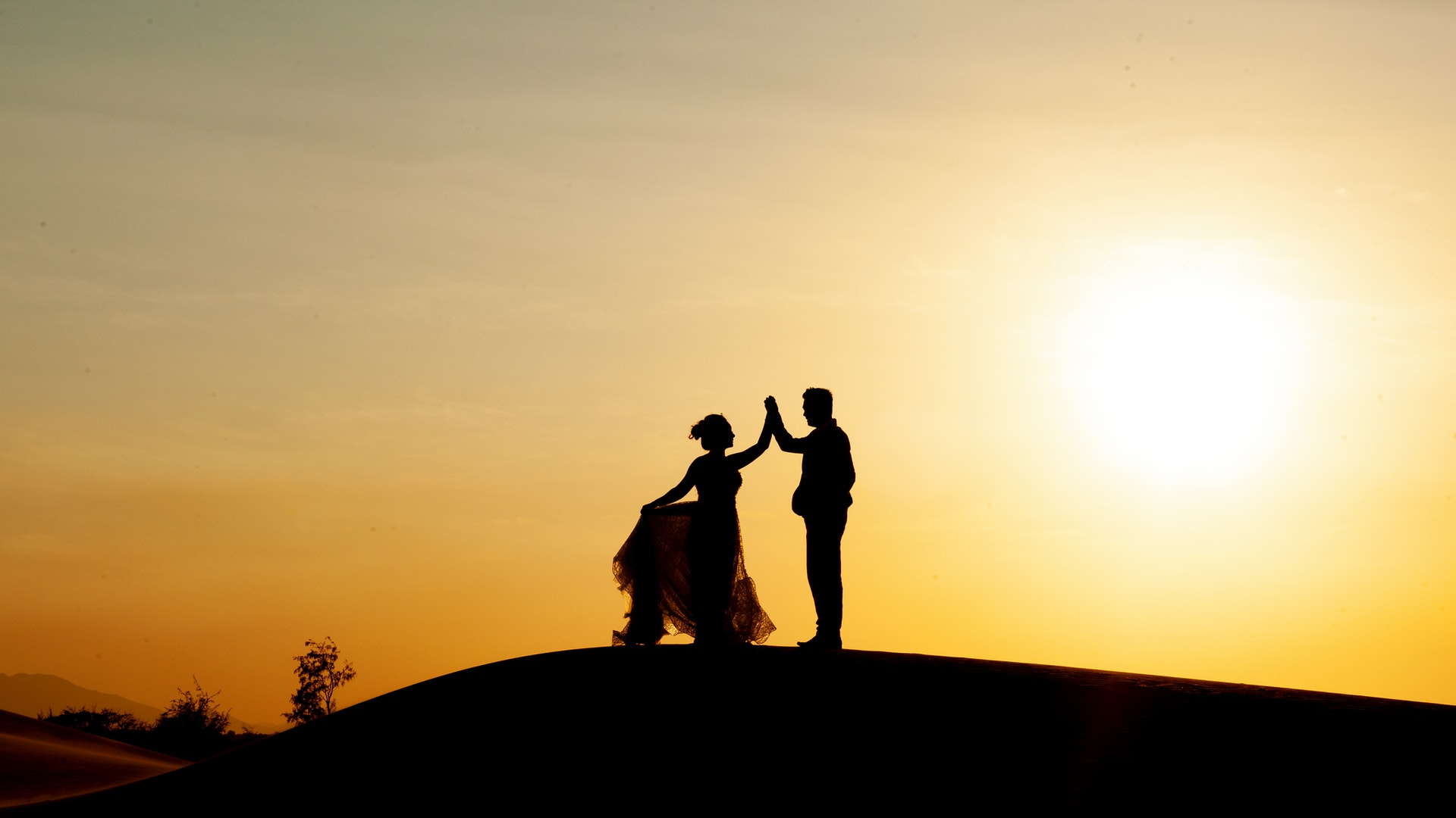 Lac Assal Sunset dinner.jpg