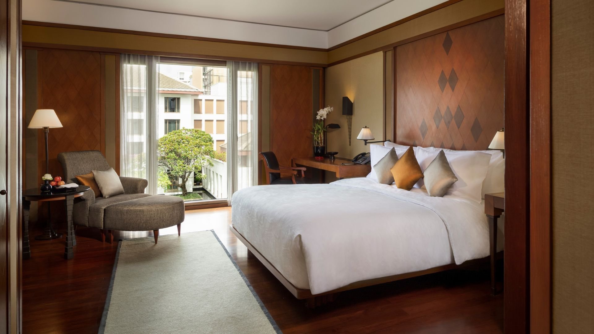 34th Anniversary_Deluxe Room.jpg