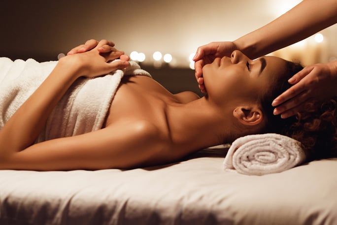 Queen spa package Complementary Hot Stone Back Treatment - Avani Pemba 